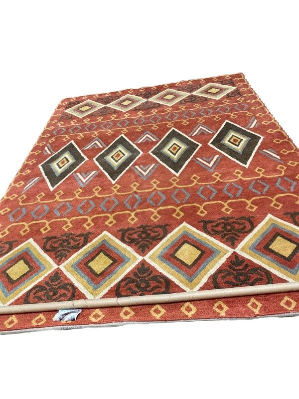 Photo 2 of Safavieh Heritage Rug Collection