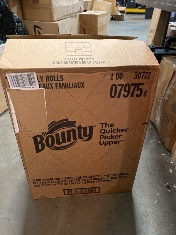 Photo 3 of Bounty Quick-Size Paper Towels, White, 12 Family Rolls