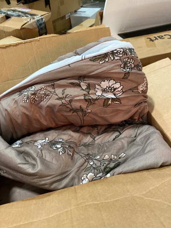 Photo 2 of Queen Comforter Set BROWN (PHOTO AS REFERENCE )