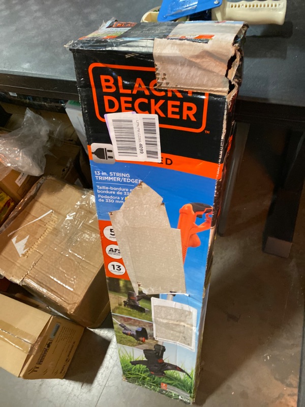 Photo 3 of Black and Decker 5.0 Amp 13in String Trimmer/Edger
