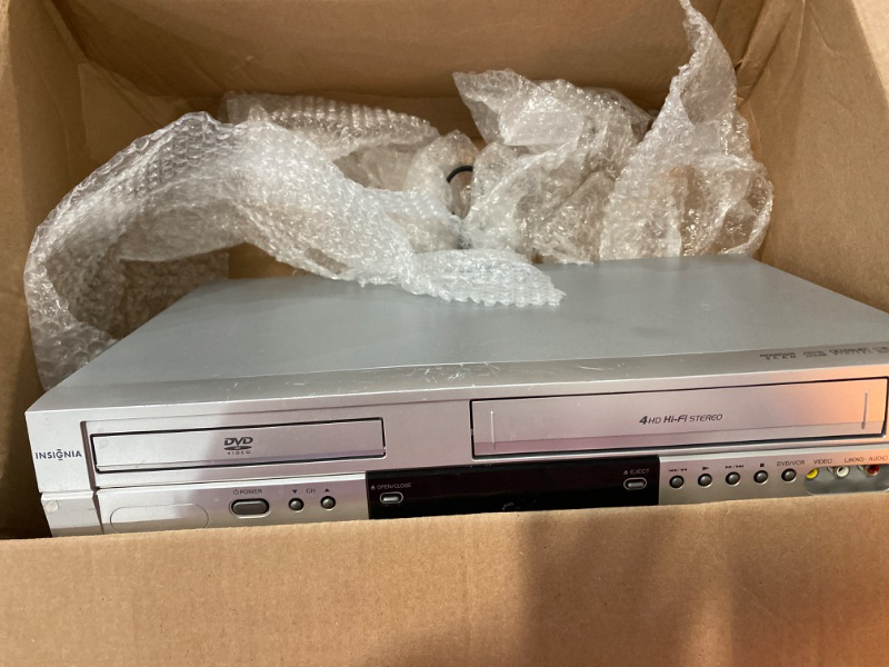 Photo 2 of Insignia IS-DVD040924 DVD/VCR Player Combo DVD Video Cassette Recorder 4 Head Hi Fi Stereo 
