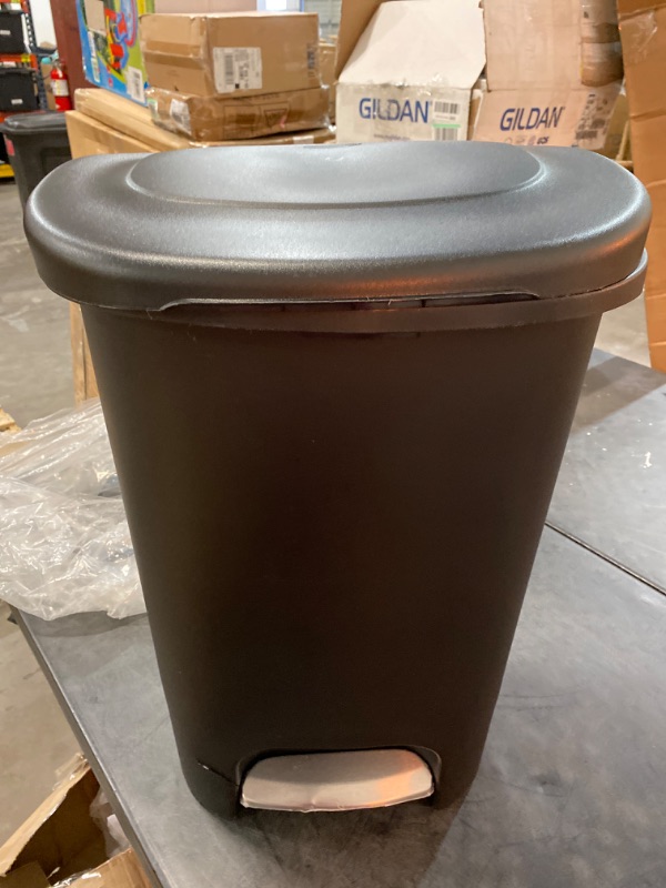 Photo 5 of Rubbermaid NEW 2019 VERSION Step-on Lid Trash Can for Home Kitchen and Bathroom Garbage 13 Gallon Black
