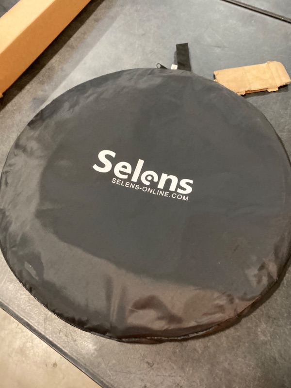 Photo 3 of Selens Portable  Handle Round Reflector Collapsible Multi Disc with Carrying Case for Photography Photo Studio Lighting & Outdoor Lighting, Photography Multi-Disc Photo Reflector
