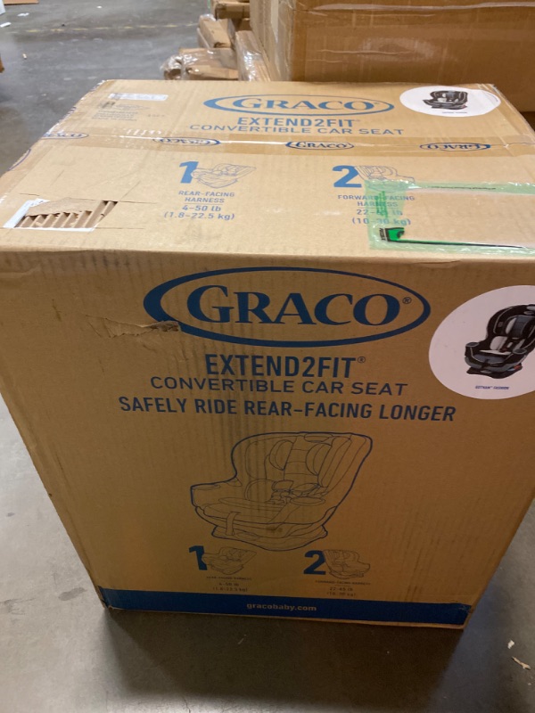Photo 3 of Graco Extend2Fit 2-in-1 Convertible Car Seat, Gotham
