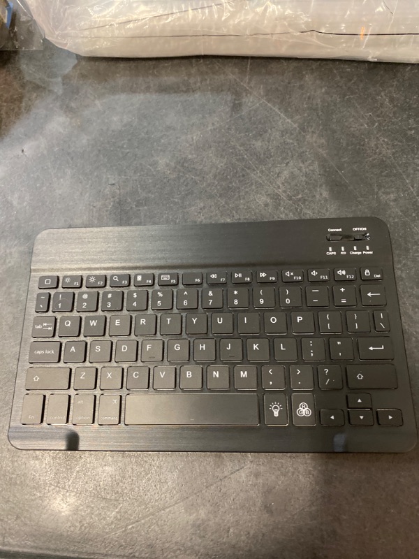 Photo 2 of Sanpyl Wireless Keyboard, 10in Ultra Thin Bluetooth French AZERT Keyboard Scissor Style Slim Waterproof Multifunctional Keyboard for Tablet Phone Computer(Black)
