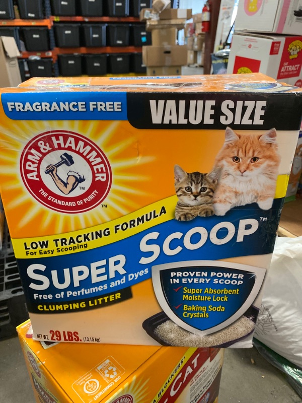 Photo 2 of Arm & Hammer™ Super Scoop Clumping Clay Cat Litter - Unscented