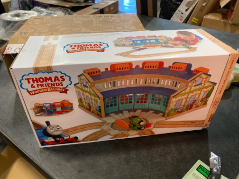 Photo 2 of Thomas & Friends Wooden Railway Tidmouth Sheds Starter Train Set Made from sustainably sourced Wood for Preschool Kids 3 Years and up New Tidmouth Sheds