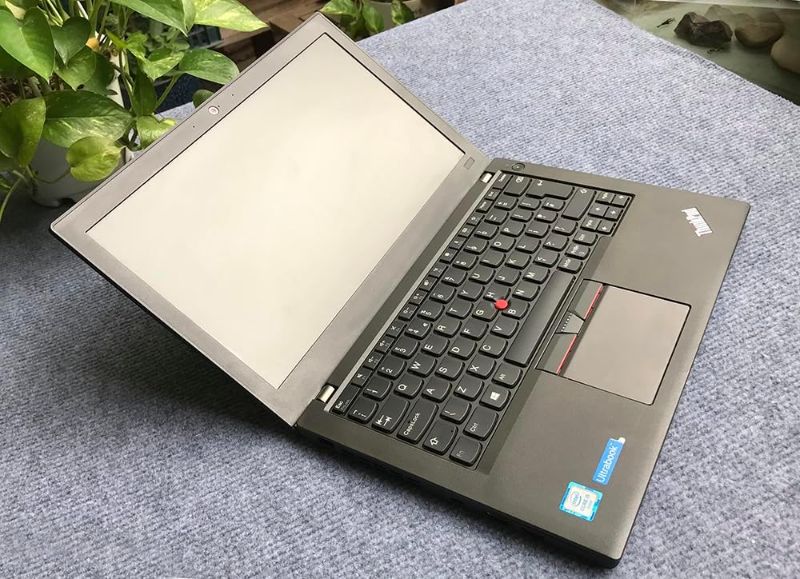 Photo 2 of Lenovo Thinkpad X270 Laptop Intel Core i5 2.40 GHz 8GB Ram 256GB SSD W10P (Renewed)
