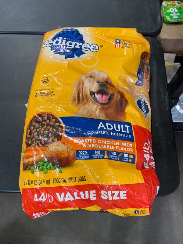 Photo 3 of Pedigree Complete Nutrition Roasted Chicken, Rice & Vegetable Flavor Dog Kibble Adult Dry Dog Food
