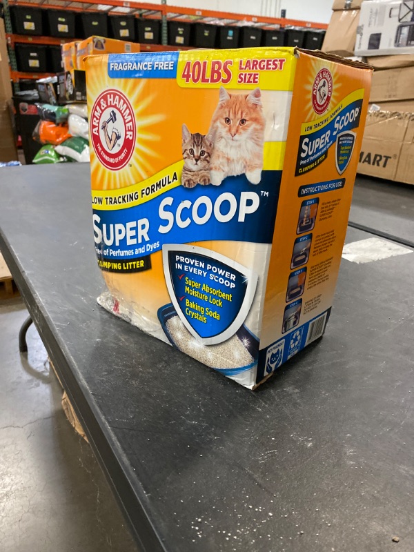 Photo 2 of Arm & Hammer™ Super Scoop Clumping Clay Cat Litter - Unscented
