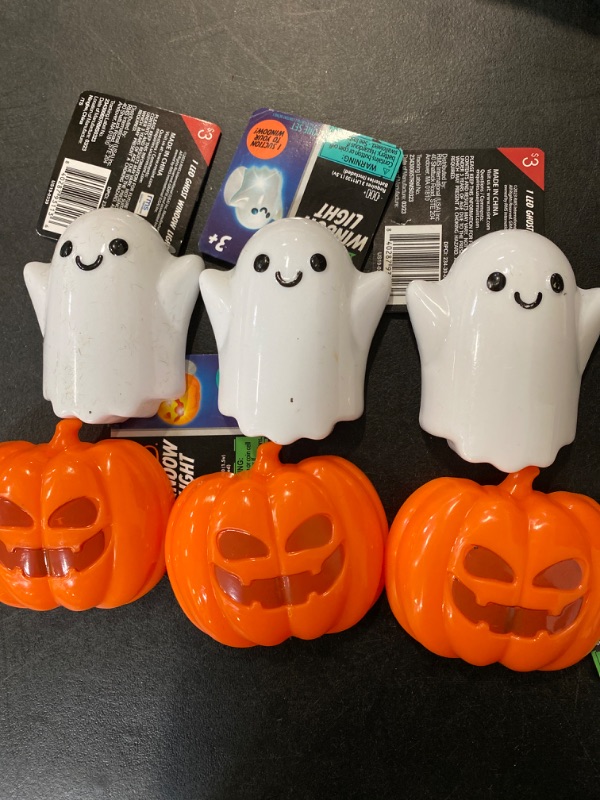 Photo 1 of  6pk Halloween 2023 Ghost and Pumpkin LED Window Light with Suction (NWT)
