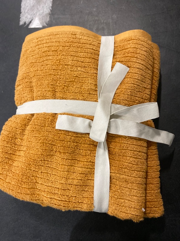 Photo 1 of 2pk Large Yellow Towels