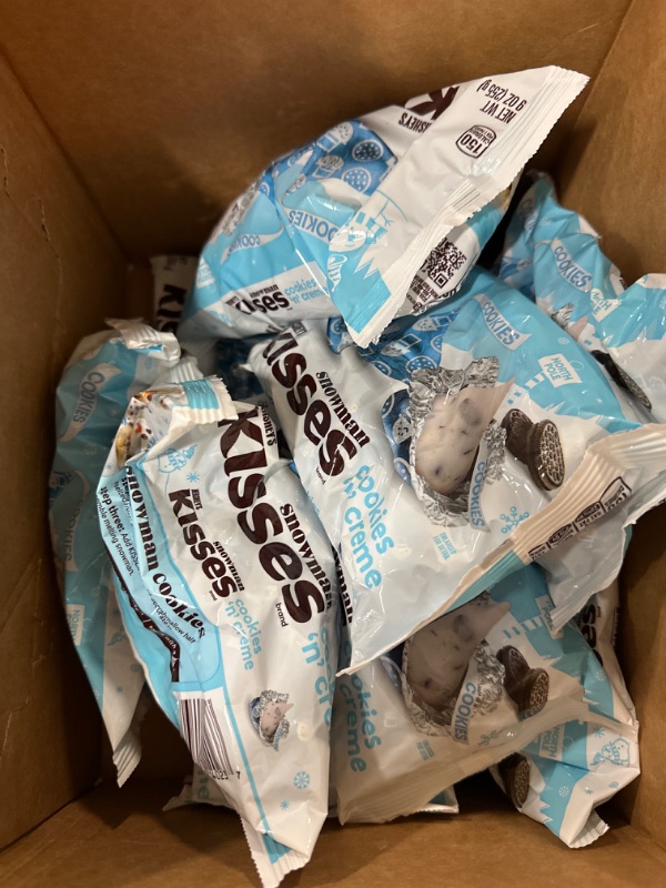 Photo 2 of 12 PACK Hershey S Kisses Cookies N Creme Christmas Candy Bag 9 Oz
