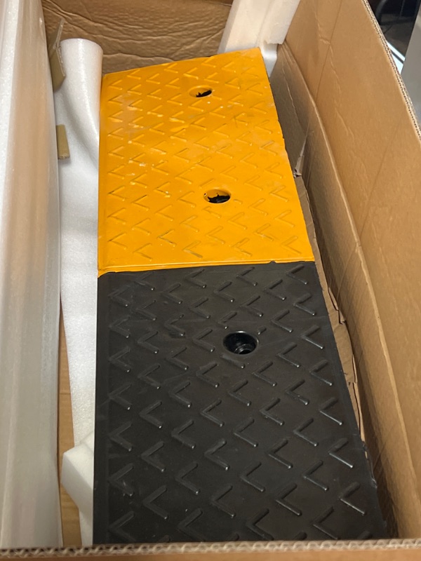 Photo 2 of Car Rubber Curb ramps, sill ramps, Door ramps, Climbing mats, car ramp mats, Motorcycle ramp mats, Rubber/Plastic Two Materials are Optional, Suitable for Home, Steps, Stairs, doorways, garages (Colo
