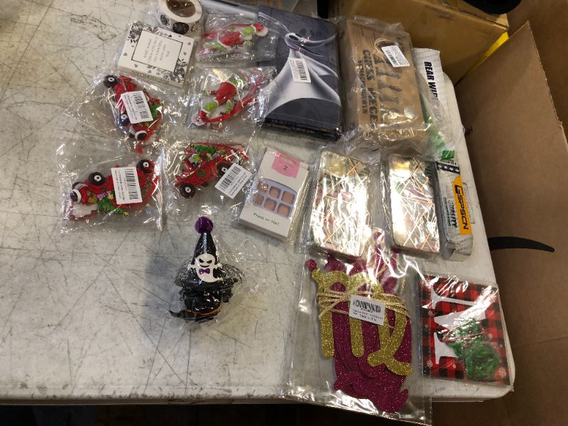 Photo 1 of 16 PCS MISC. ITEMS BAG LOT