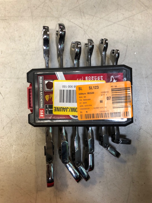 Photo 1 of Husky 100-Position Chrome Flex Lock Ratcheting SAE Combination Wrench Set (6-Piece)