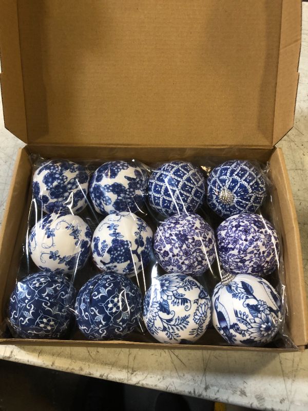 Photo 2 of 12 Pcs Christmas Blue and White Chinoiserie Ball Ornaments Christmas Tree Hanging Ornaments Chinoiserie Fabric Wrapped Christmas Decoration for Xmas Party(2.76 Inch, Retro Style)