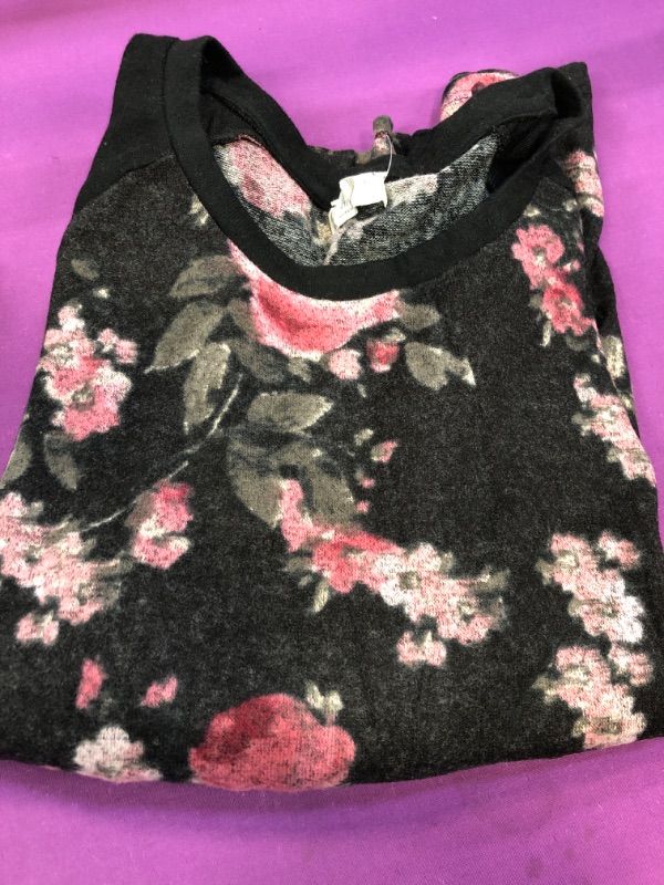 Photo 2 of WOMENS MAURICES HOLIDAY SWEATER SIZE MEDIUM