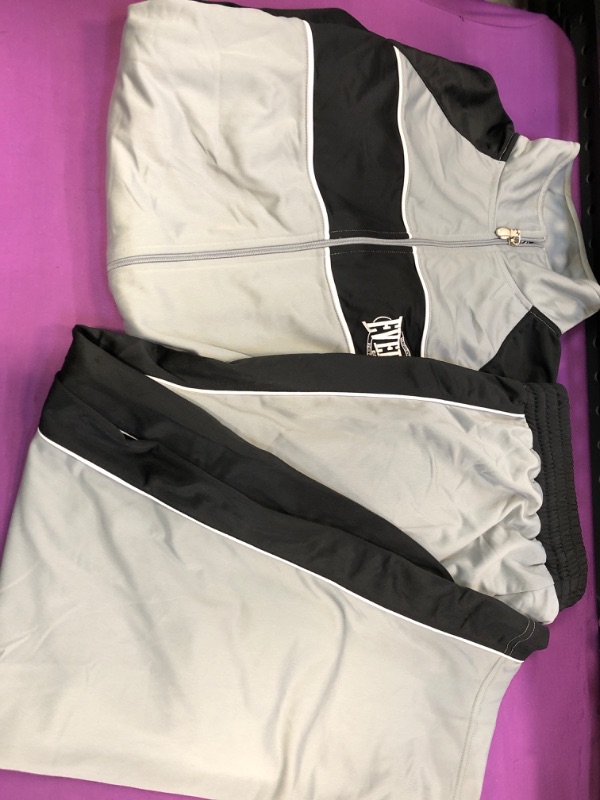 Photo 1 of EVERLAST MENS TRACKSUIT 2 PC SET SIZE MEDIUM