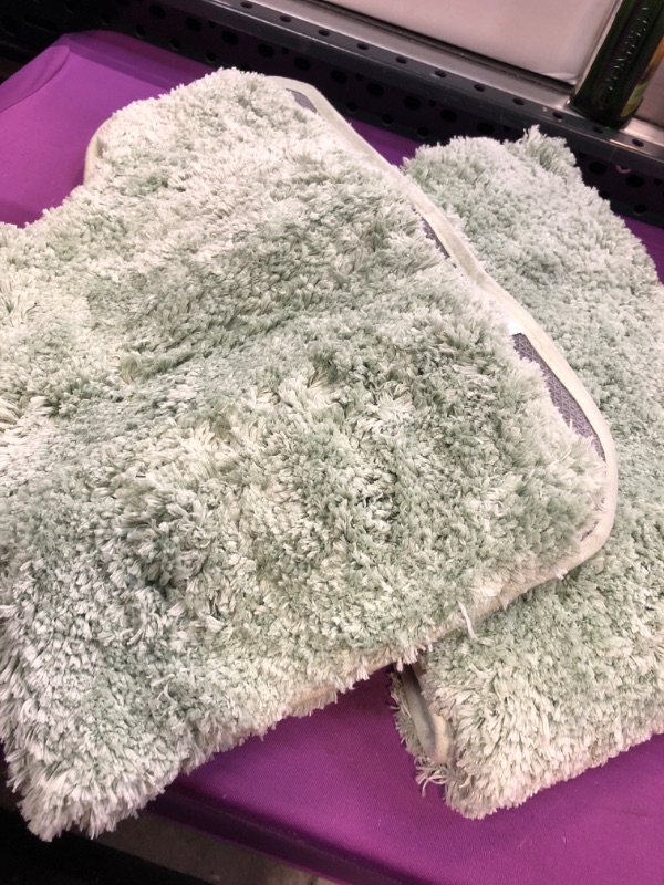 Photo 1 of 2 pc bath mat green