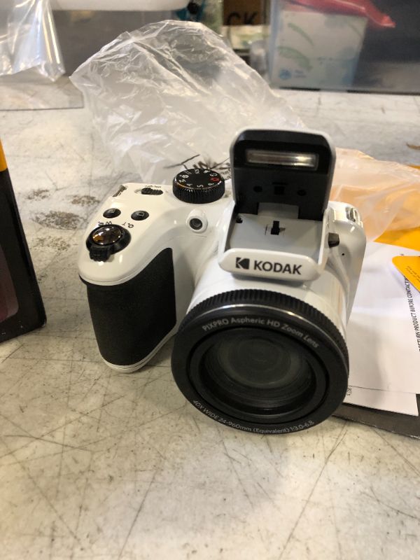 Photo 2 of USED - UNABLE TO TEST - BATTERIES NOT INCLUDED -KODAK PIXPRO AZ405-WH 20MP Digital Camera 40X Optical Zoom 24mm Wide Angle Lens Optical Image Stabilization 1080P Full HD Video 3" LCD Vlogging Camera (White)