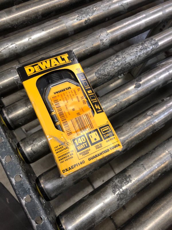 Photo 2 of DeWalt Power Inverter Dxaepi140