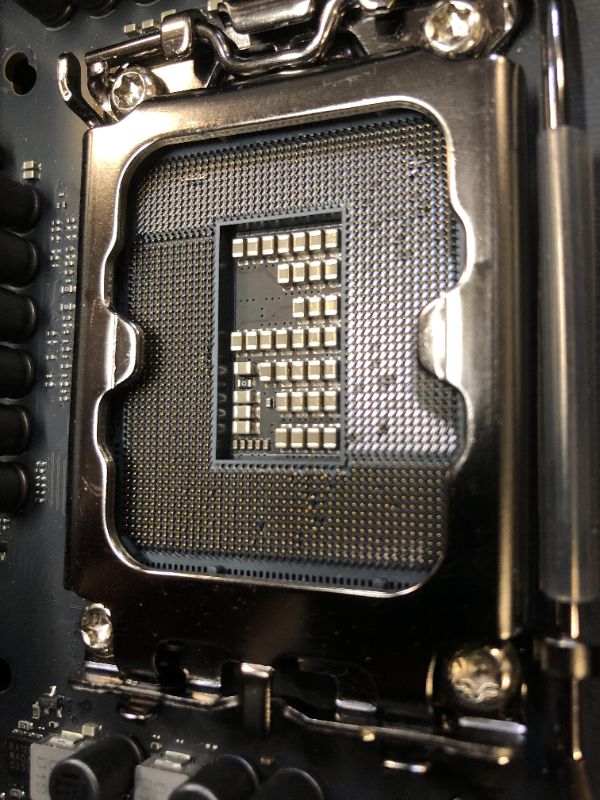 Photo 7 of ASUS MAXIMUS Z790 DARK HERO - bent pins on processor insert