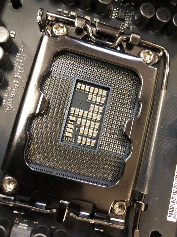 Photo 3 of ASUS MAXIMUS Z790 DARK HERO - bent pins on processor insert