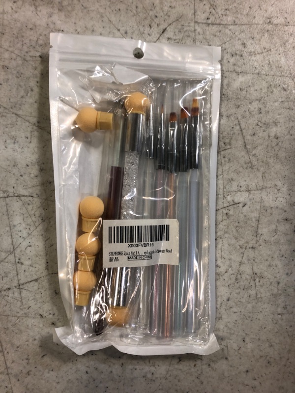 Photo 1 of SILPECWEE 4pcs Ombre Nail Brush Nail Sponge Pen Ombre Brush for Gel Nails Acrylic Nail Art Brushes Fan Nail Pen Nail Brushes for Nail Art Design Tools with 4pcs Replaceable Sponge Head
