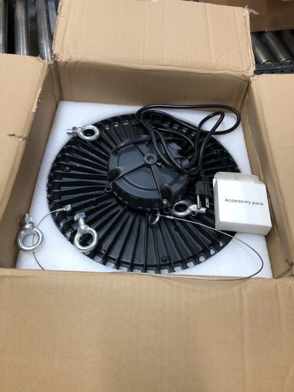 Photo 1 of EVBFORU 4 Pack UFO LED High Bay Light, 200W LED High Bay Light, 5000K LED Shop Light with 29,000lm,US Plug, IP66 Commercial Warehouse Area Light for Wet Location Area, Workshop, Garage 4 Pack-200w