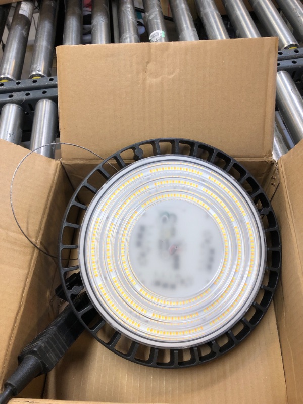 Photo 2 of VANoopee 3-Color UFO LED High Bay Light 150W 3000K 4000K 5000K High Bay LED Light Bright Commercial Bay Lighting for Warehouse Workshop Barn Gym - 5' Cable with Plug, IP65 21000lm(600W MH/HPS Eqv.)
