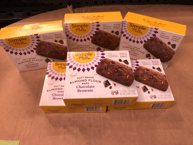 Photo 2 of 6 PACK Simple Mills Almond Flour Breakfast Bars, Chocolate Brownie - Gluten Free, Made with Coconut Oil, Chia Seeds, Sunflower Seeds, Flax Seeds, Healthy Snacks, 6 oz. (Pack of 1) Chocolate Brownie 1.19 Ounce  )----exp date 01/2024  