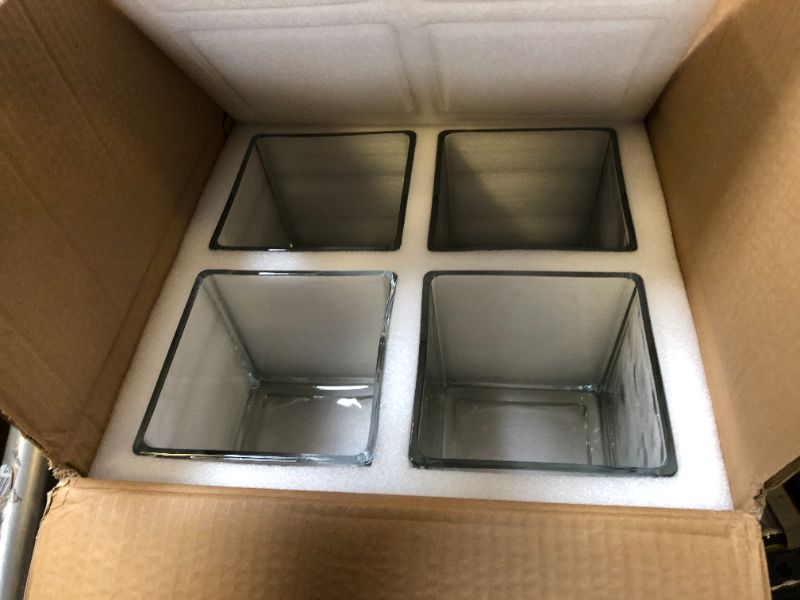 Photo 2 of 4 Pieces Cube Glass Vase Square Glass Cube Vase 6 x 6 x 6 Inch Clear Decorative Glass Cubes Clear Elegant Floral Accent Container Floating Candle Holders for Flower Planter Wedding Centerpieces