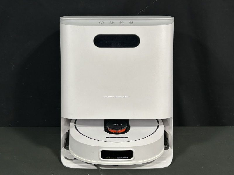 Photo 1 of Roidmi JCZ06RM Eva Robot Vacuum & Mop W/ Self Cleaning Tower White Used  - needs to be cleaned 
