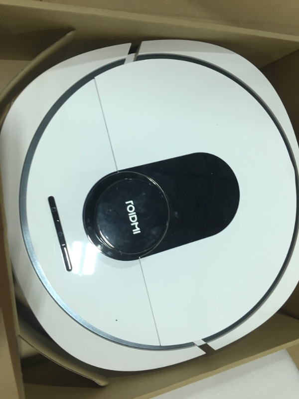 Photo 3 of Roidmi JCZ06RM Eva Robot Vacuum & Mop W/ Self Cleaning Tower White Used  - needs to be cleaned 
