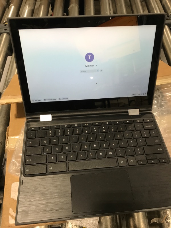 Photo 2 of Lenovo 11.6" 300e Chromebook Touchscreen LCD 2 in 1 Chromebook - MediaTek M8173C Quad-core 2.1GHz 4GB LPDDR3 32GB Flash Memory Chrome OS Model 81H00000US  **** NEEDS FACTORY REST*****