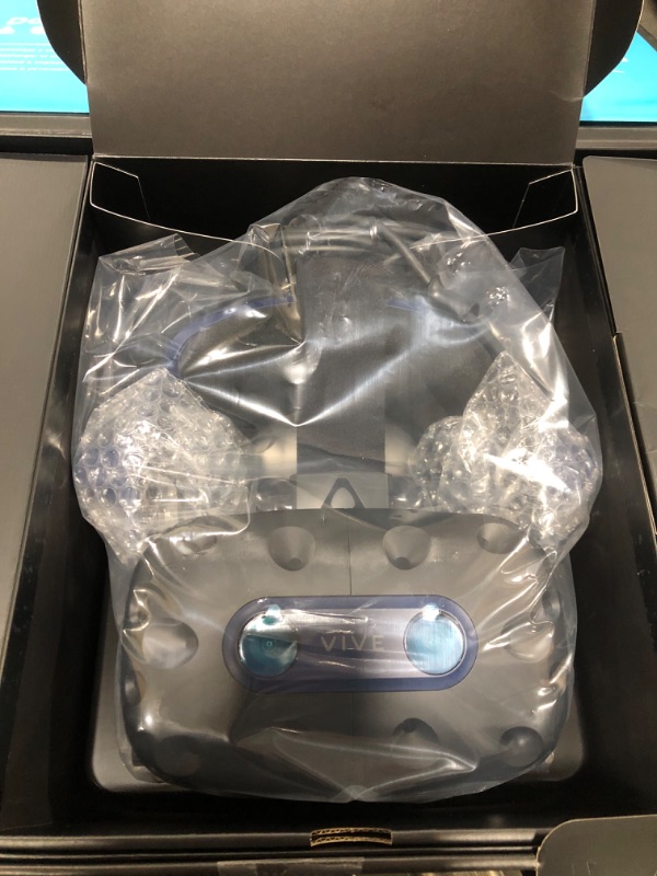 Photo 1 of HTC VIVE Pro 2 Full Kit