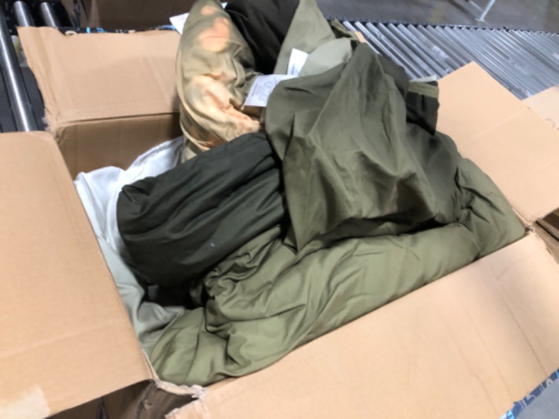 Photo 1 of CLOTHKNOW Olive Green Comforter Set California King Green White Bedding Comforter Sets Army Green Comforter Green Bed Comforter Sets Soft 3Pcs Green Comforter Sets Cal King California King Gradient Green