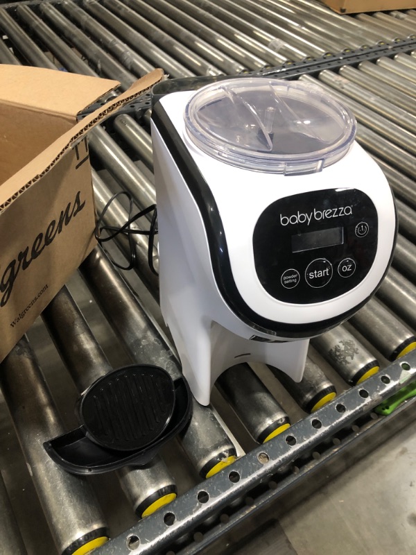 Photo 2 of Baby Brezza - Formula Pro Mini - White/Black