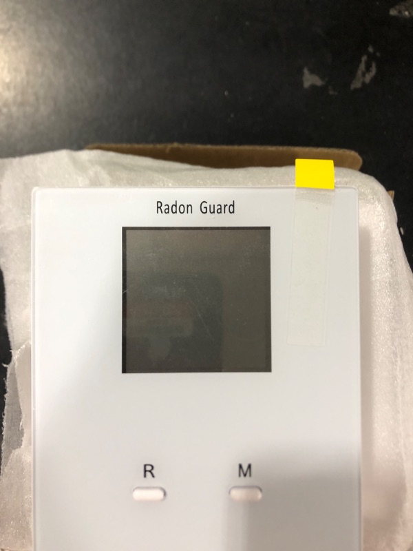 Photo 2 of Home Radon Detector, Portable Radon Meter, Elifecity Long and Short Term Home Radon Monitor, Battery-Powered, Easy-to-Use