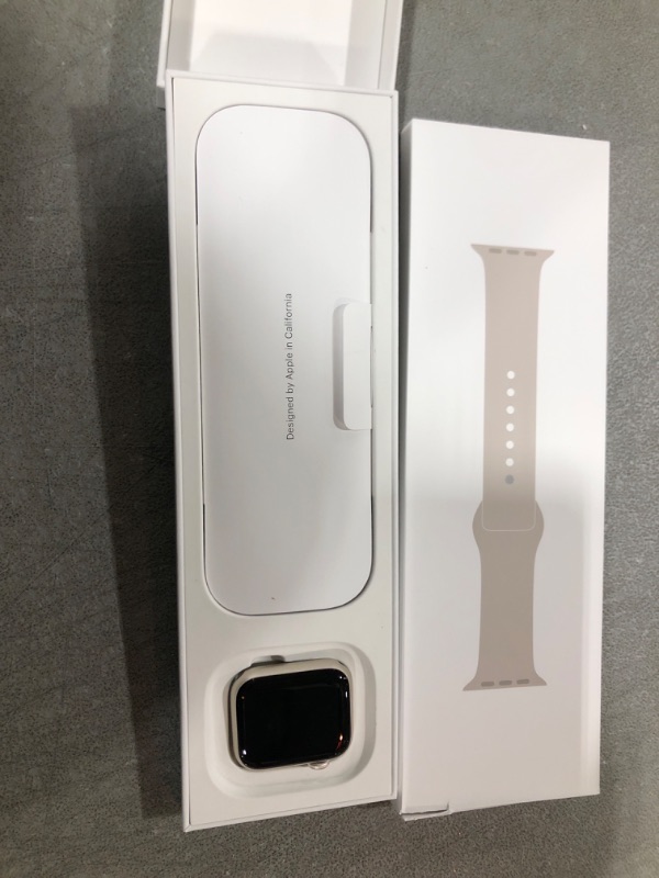 Photo 2 of Apple Watch SE (2nd Gen) [GPS 40mm] Smartwatch with Starlight Aluminum Case with Starlight Sport Band S/M. Fitness & Sleep Tracker, Crash Detection, Heart Rate Monitor Starlight Aluminum Case with Starlight Sport Band 40mm S/M - fits 130–180mm wrists