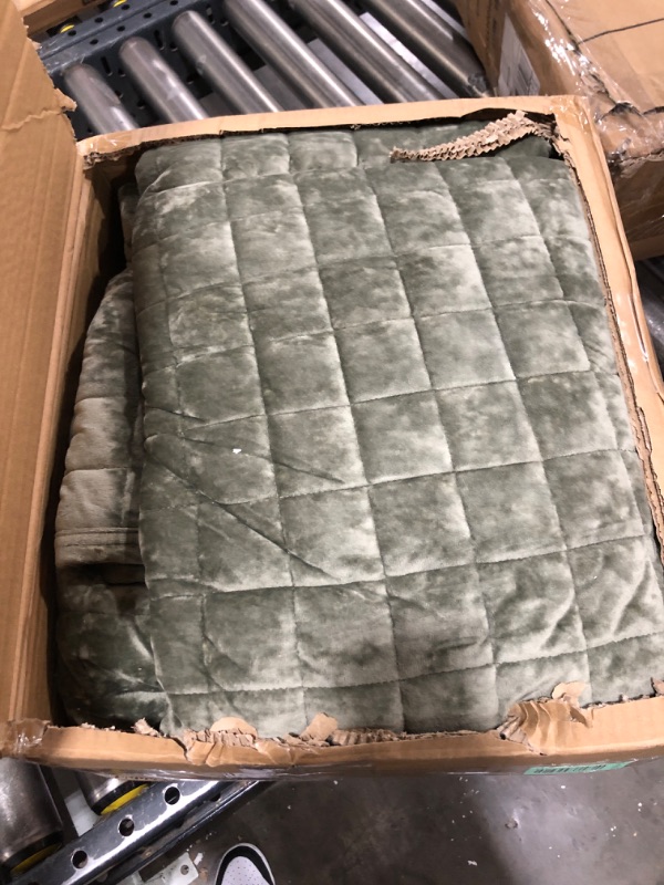 Photo 1 of Madison Park Harper Quilt Set Velvet Casual Geometric Stitching Design All Season, Lightweight Coverlet, Cozy Bedding, Matching Shams, Full/Queen(90"x90"), Teal 3 Piece Teal Full/Queen(90"x90")