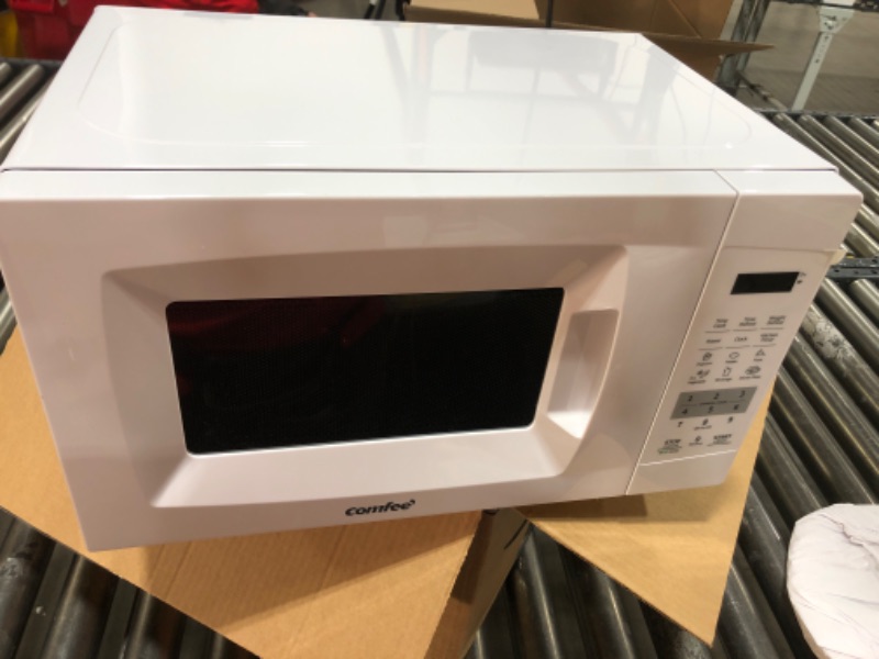 Photo 3 of  COMFEE' EM720CPL-PM Countertop Microwave Oven with Sound On/Off, ECO Mode and Easy One-Touch Buttons, 0.7 Cu Ft/700W, Pearl White 