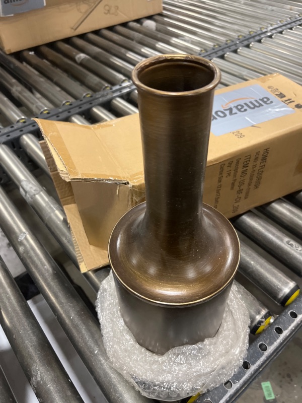 Photo 1 of 18" VASE