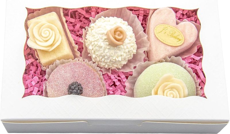 Photo 1 of  50pcs 7x4.5x1.5 Inch Cookie Boxes with Window White Dessert Boxes Pastry Boxes Small Gift Boxes Bakery Boxes Macaron Boxes Strawberry Boxes 