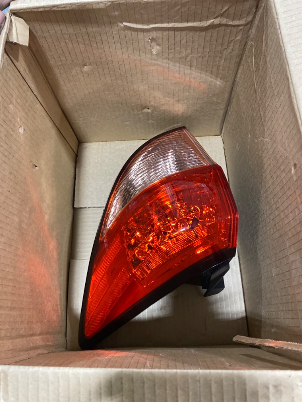 Photo 2 of Dasbecan Tail Light Assembly Right Side Rear LED Outer Lamp Compatible With Honda HRV 2016 2017 2018 Replaces # 33502T7SA01 HO2805109 Rear Right