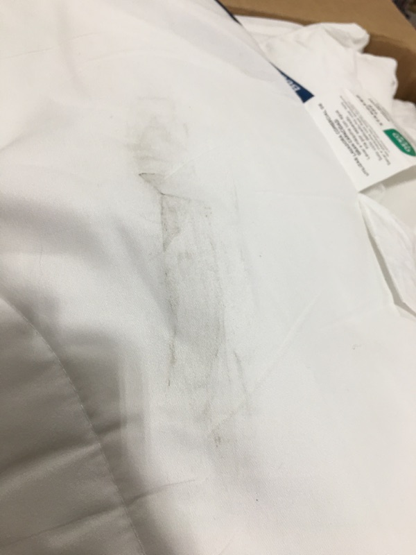 Photo 2 of Bedsure - White Blanket 