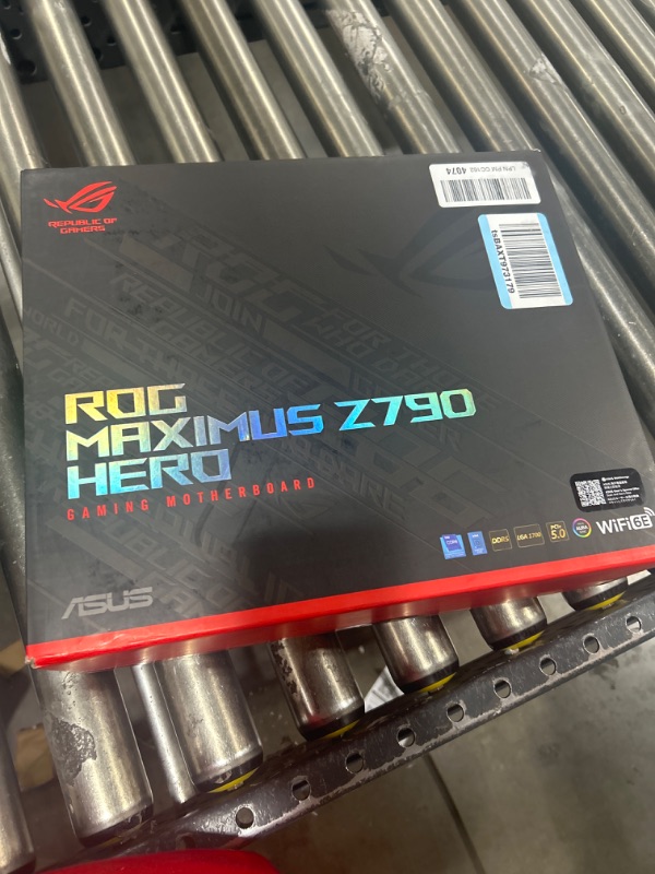 Photo 3 of ASUS ROG Maximus Z790 Dark Hero (WiFi 7) LGA 1700(Intel 14th &13th&12th Gen) ATX Gaming Motherboard(PCIe 5.0x16, 5xM.2 Slots,DDR5,2X Thunderbolt 4 Ports, USB Type-C Front-Panel)
