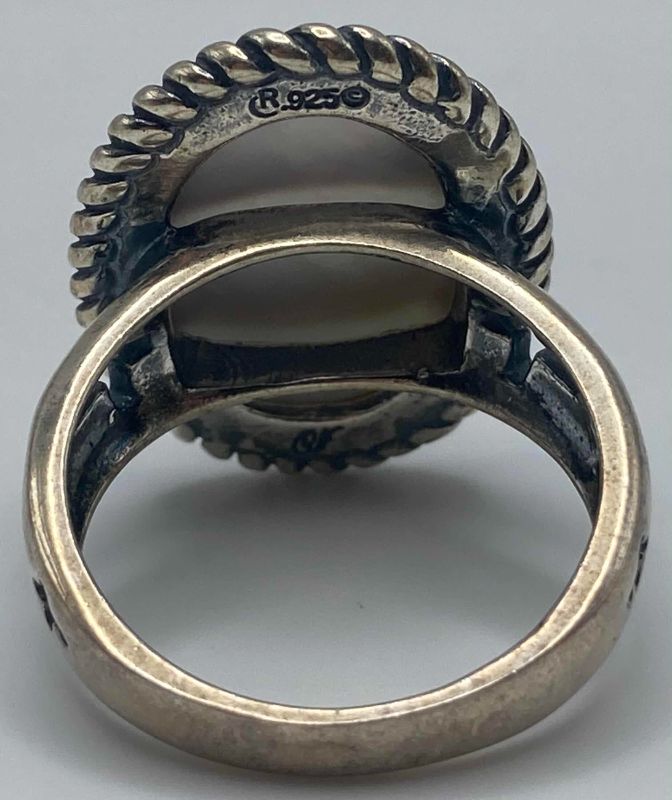 Photo 1 of VINTAGE BALTIC AMBER 0.75” OVAL STONE W CROSS STERLING SILVER RING SIZE 9-9.25/10.3G (READ NOTES)