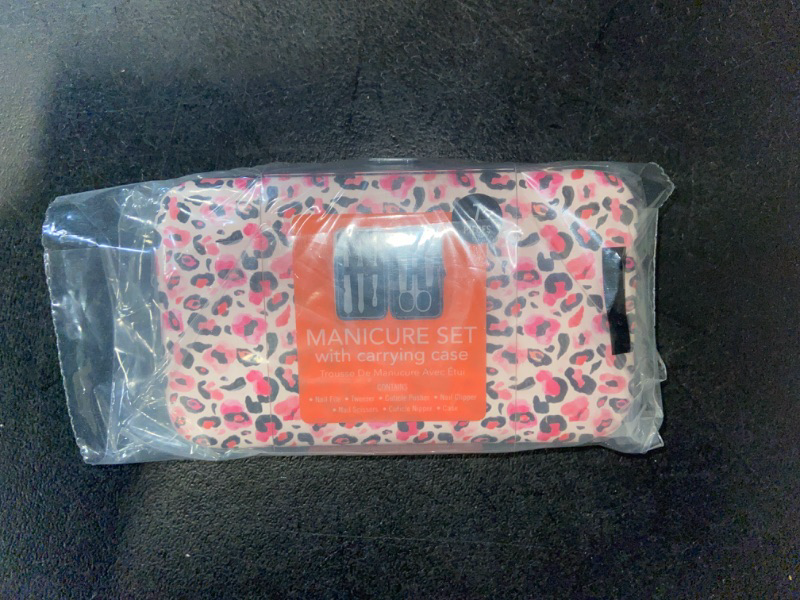 Photo 2 of DANIELLE Creations 7-Piece Manicure Set in Leopard